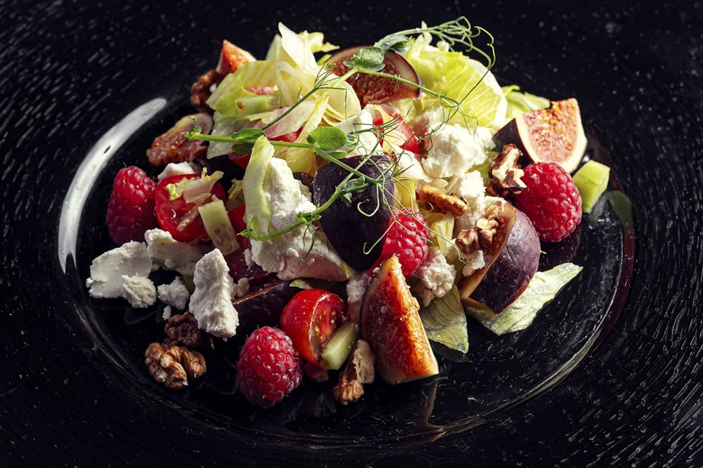 Salad with goatcheese